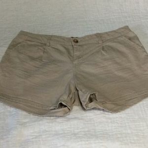 Ambiance Apparel khaki colored shorts size Large.  W107